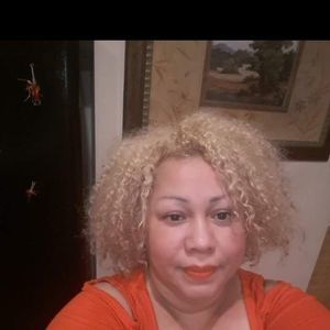 Meet your Posher, Iris n